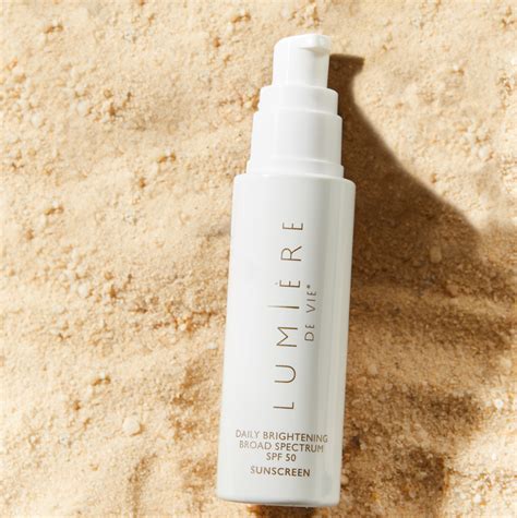 Reveal your best self with the magic of moisturizing sun foam